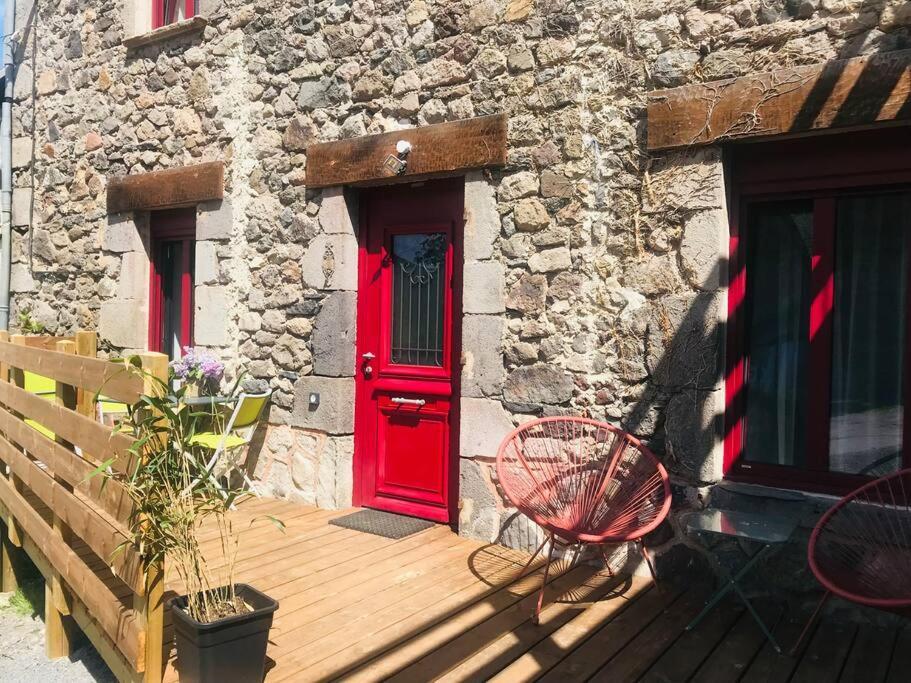 Chez Gaston Apartment Chambon-sur-Lac Exterior photo